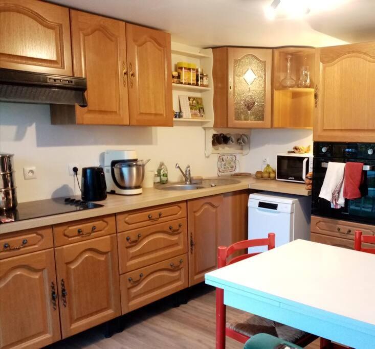 Chalet Pour Deux Personnes Saint-Pierre-du-Lorouer ภายนอก รูปภาพ